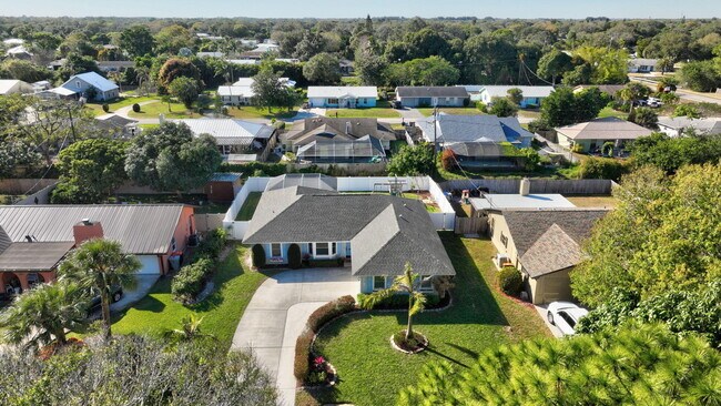 Building Photo - 341 11th Ave