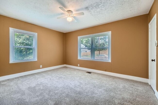 Building Photo - 1744 S Olympian Way SW