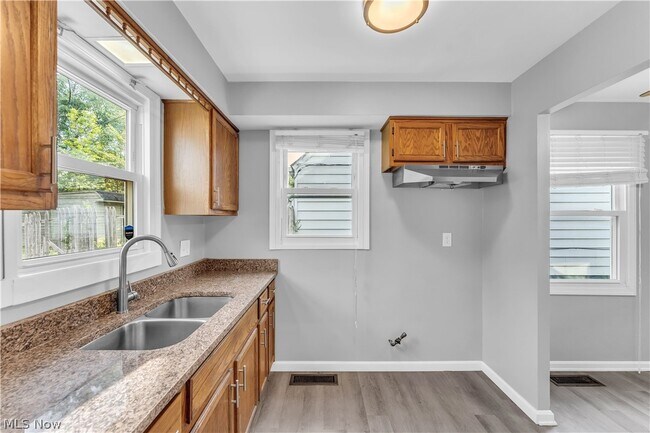 Building Photo - 3705 Wetzel Ave