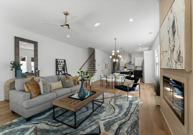 Building Photo - 2006 St Johns St