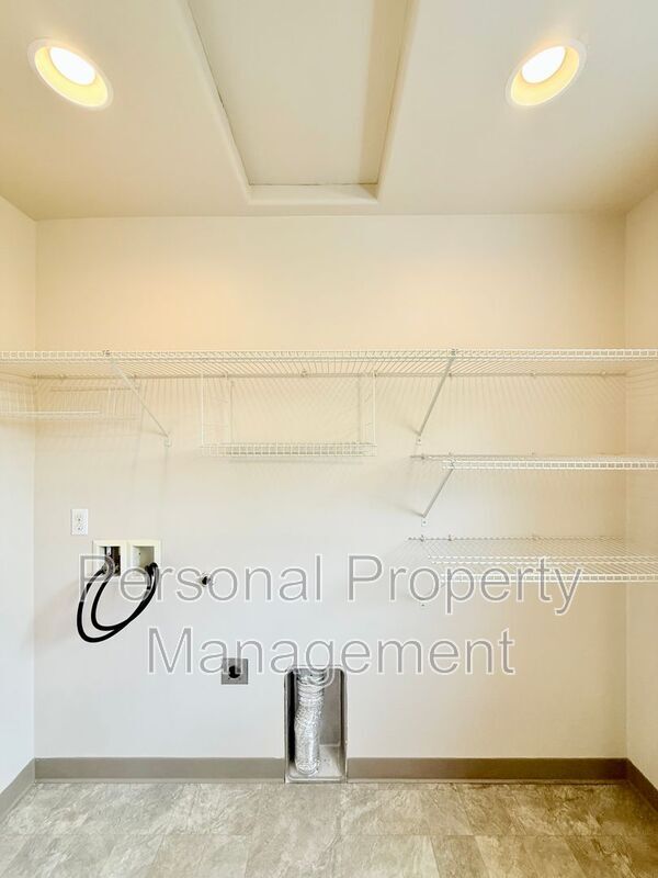 Building Photo - 1710 Lincoln Ave