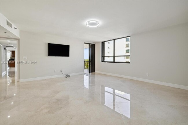 Building Photo - 10175 Collins Ave