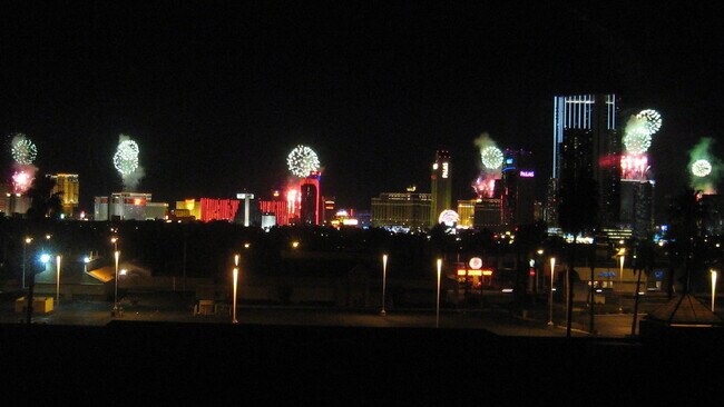 Building Photo - 3980 Delos Dr