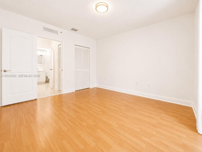 Building Photo - 652 NE 63rd St