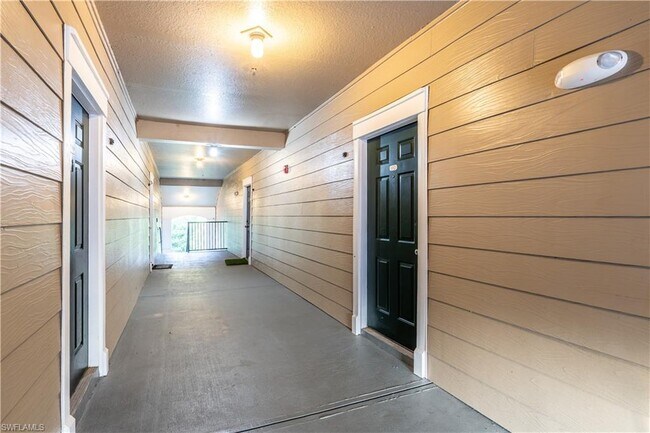 Building Photo - 13103 Mulberry Park Dr