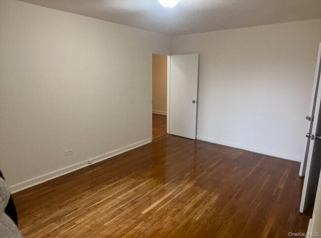 Building Photo - 89-20 55th Ave