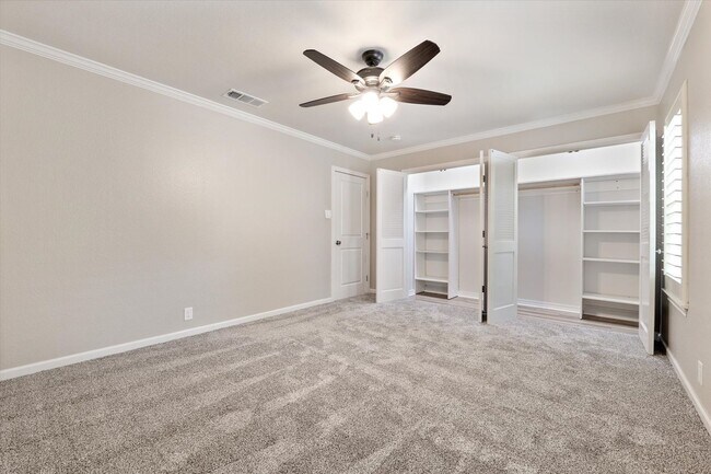 Building Photo - Pristine Updated Indian Creek Condo
