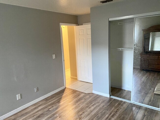 Building Photo - 491 10th St