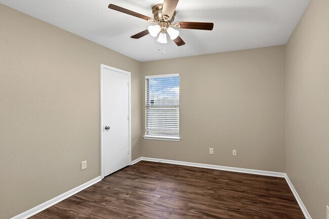 Building Photo - 6315 Hayman Dr