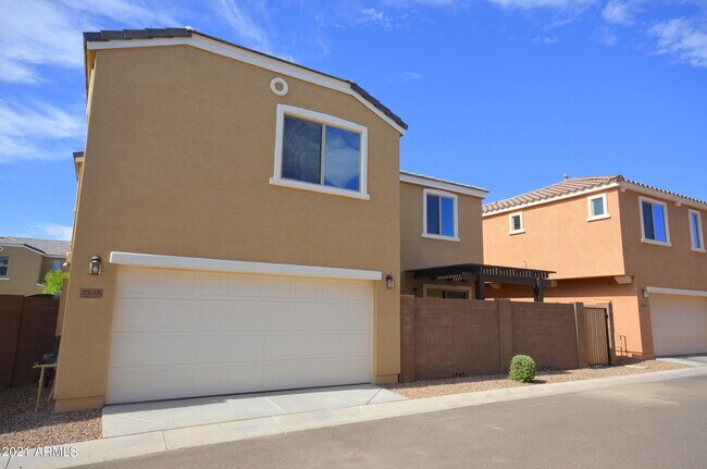 Building Photo - 2258 S Ponderosa Dr