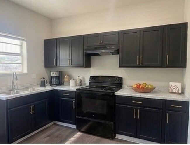 Building Photo - Remodeled Two Bedroom Home in NW OKC