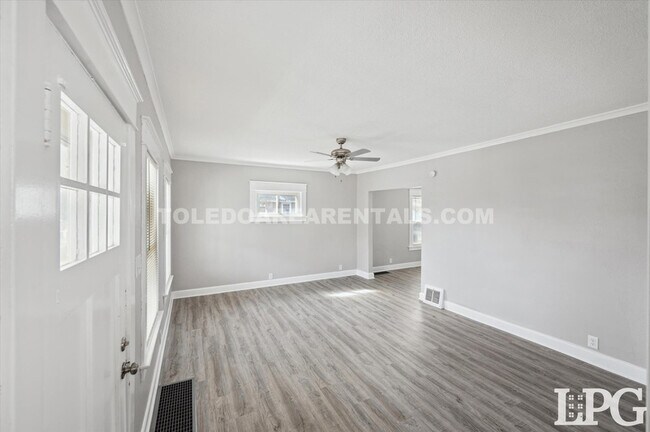 Building Photo - 630 Colima Dr