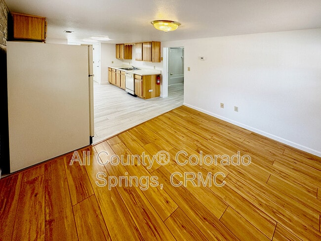 Building Photo - 209 S 25th St