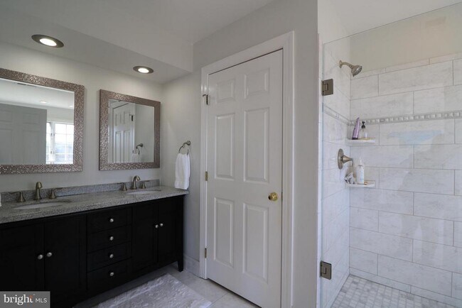 Building Photo - 13539 Flowerfield Dr