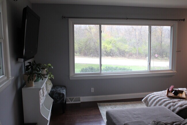 Building Photo - 5039 W Clayton Rd