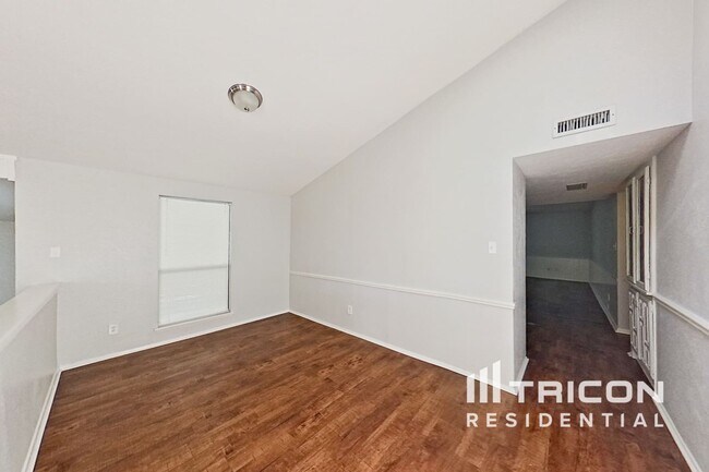 Building Photo - 3816 Aspenwood Dr