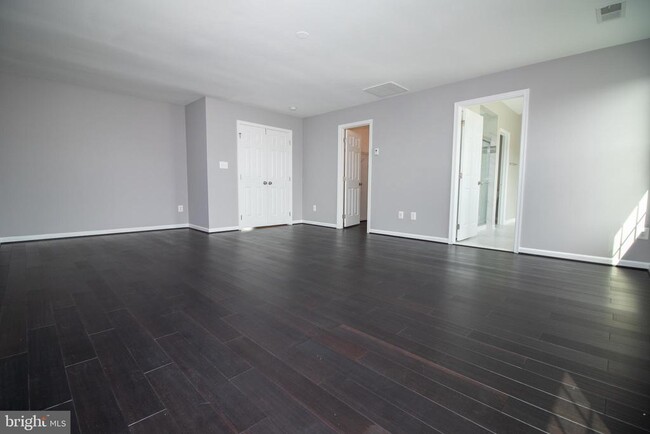 Building Photo - 25257 Doolittle Ln