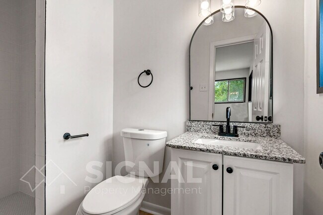 Building Photo - 4324 Warren Rd