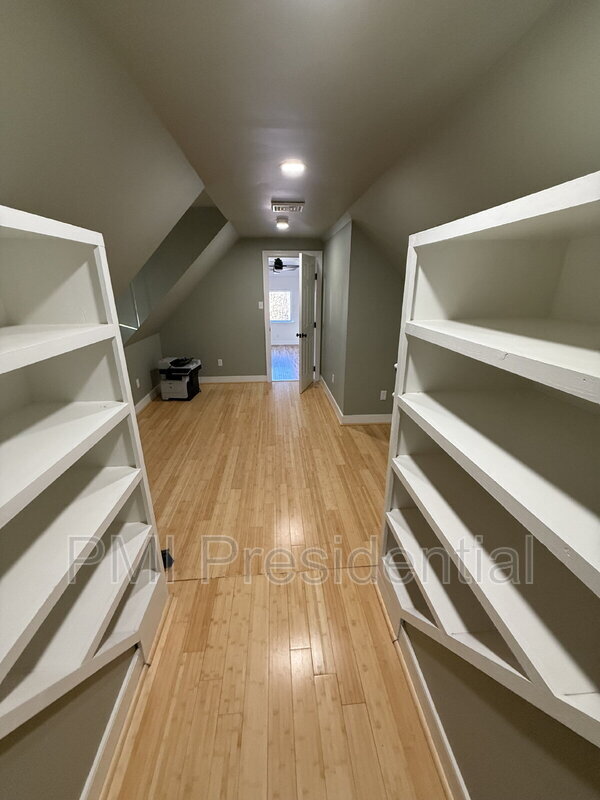 Building Photo - 15900 Beach Rd