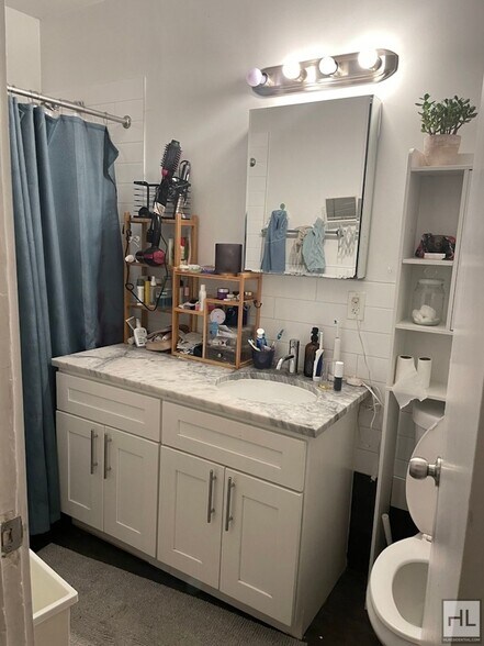 Building Photo - SULLIVAN PLACE / Renovated Full-Floor 1-Be...