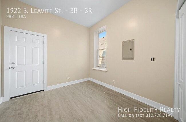 Building Photo - 1922 S Leavitt St