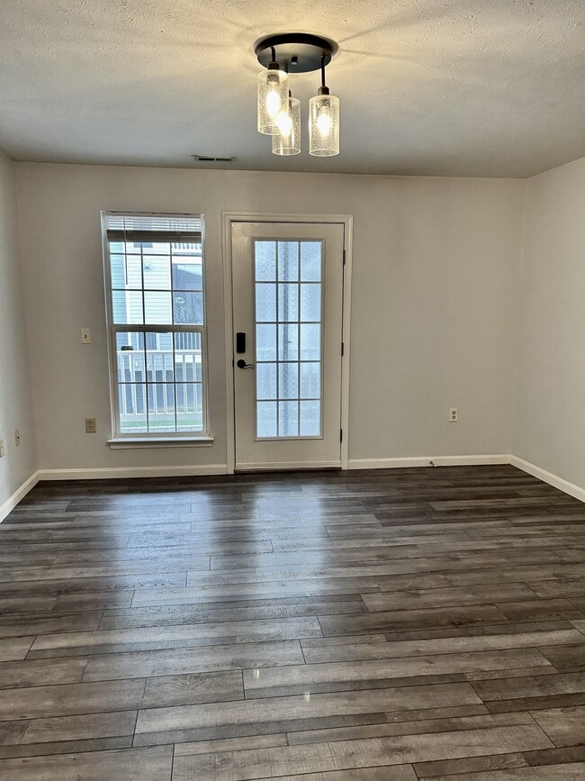 Building Photo - 45511 Westmeath Way