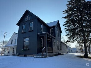 Building Photo - 3 bedroom 2 full bath home for rent Call T...