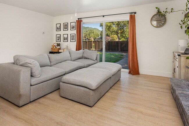 Building Photo - 199 Bailhache Ave