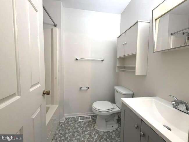 Building Photo - 2495 Vineyard Ln