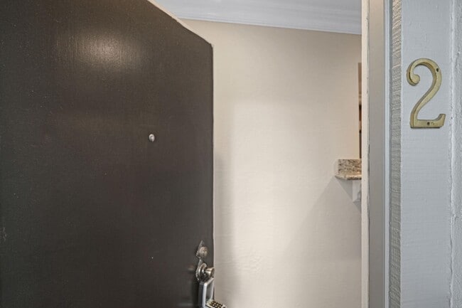 Building Photo - 1463 Marchbanks Dr