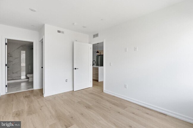 Building Photo - 209 New St