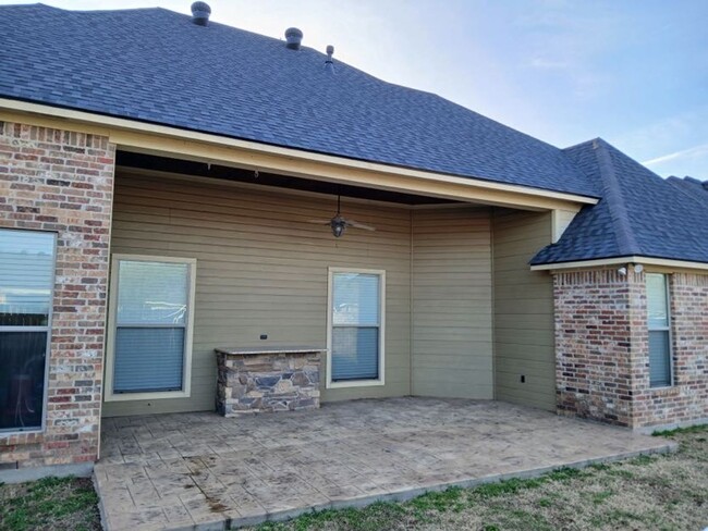 Building Photo - 5107 Tensas Dr