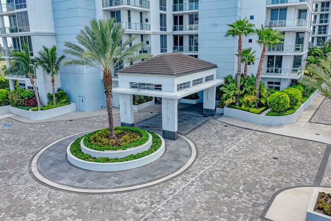 Building Photo - 1 Water Clb Wy
