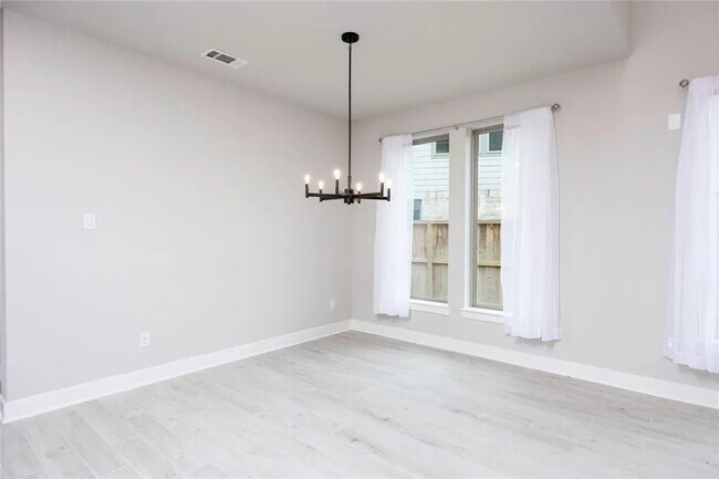 Building Photo - 24130 Elkhorn Gln Ln