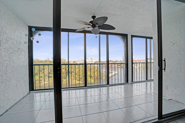 Building Photo - 1631 Riverview Rd