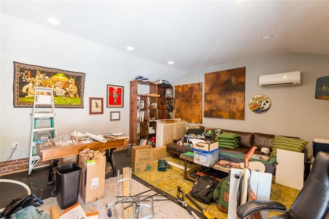 Building Photo - 705 W Alfred St