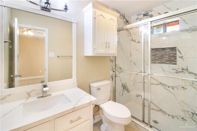 Building Photo - 28 N Champagne