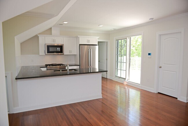Building Photo - 203-205 Nassau Street