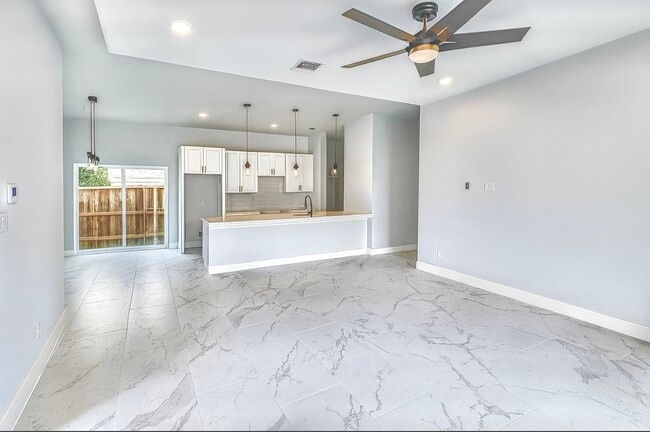 Building Photo - 8132 Penrod St