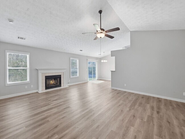 Building Photo - Charming Updated Ranch on Cul-de-Sac with Designer Finishes in Prime Kennesaw Location