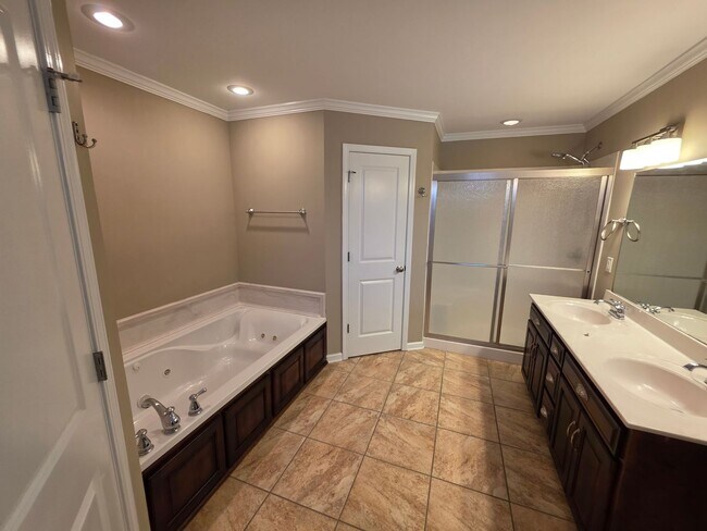 Building Photo - Available January!