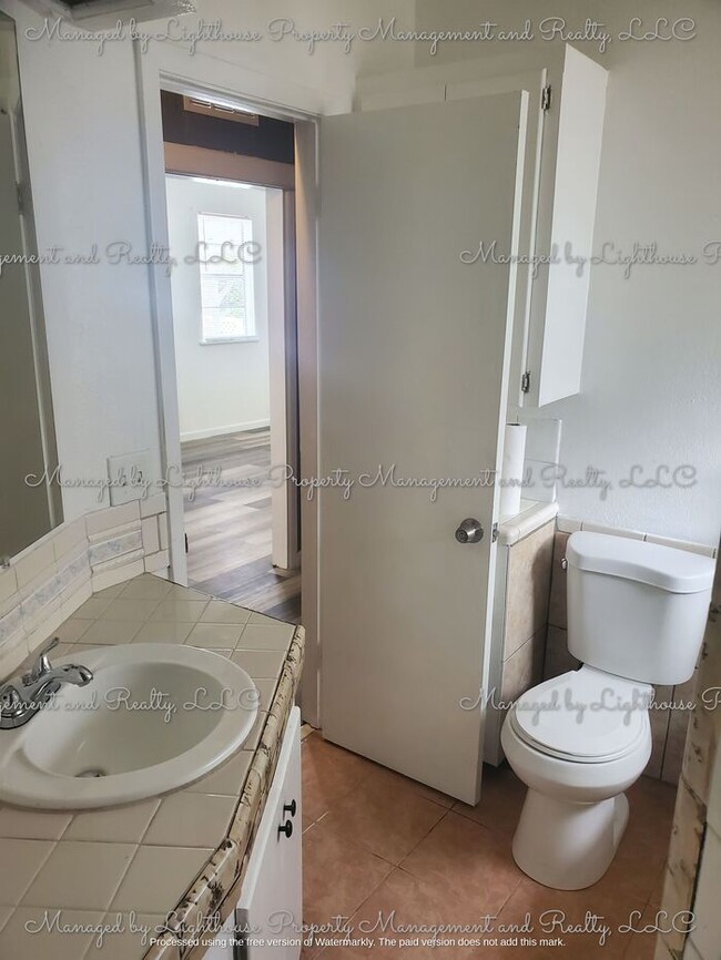 Building Photo - 2 Bedroom / 2 Bathroom Home in Historic Springfield ? Huge Fenced Yard