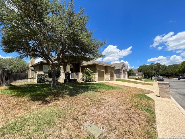 Building Photo - 1303 Bluff Forest