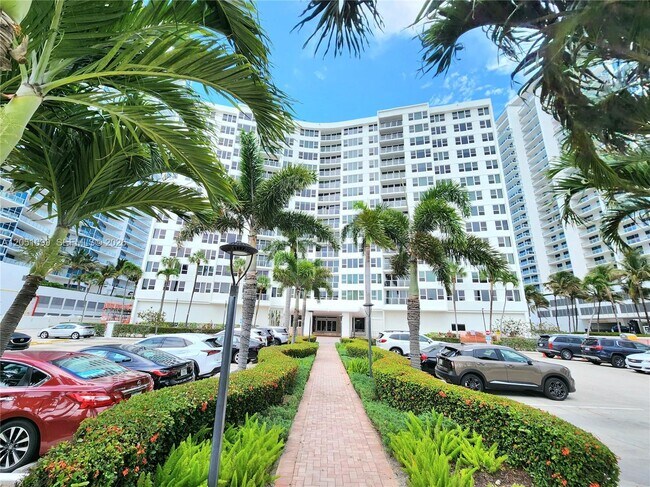 Building Photo - 3505 S Ocean Dr