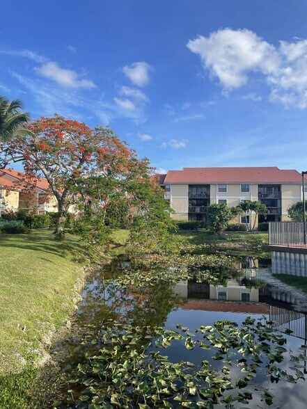 Building Photo - 5661 Riverside Dr