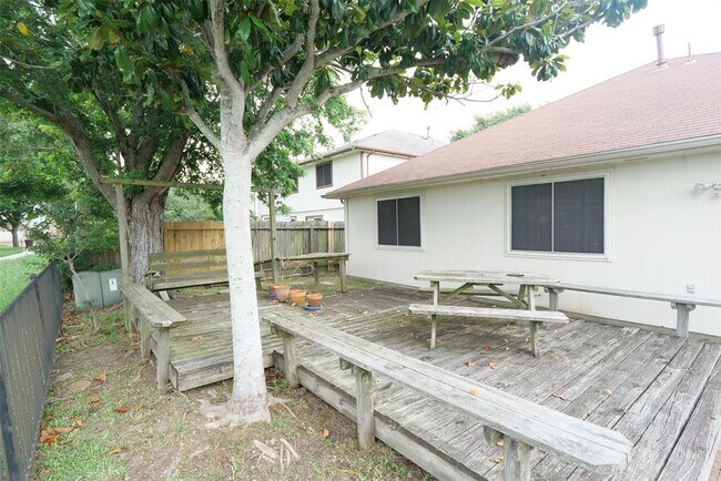 Building Photo - 23135 N Waterlake Dr