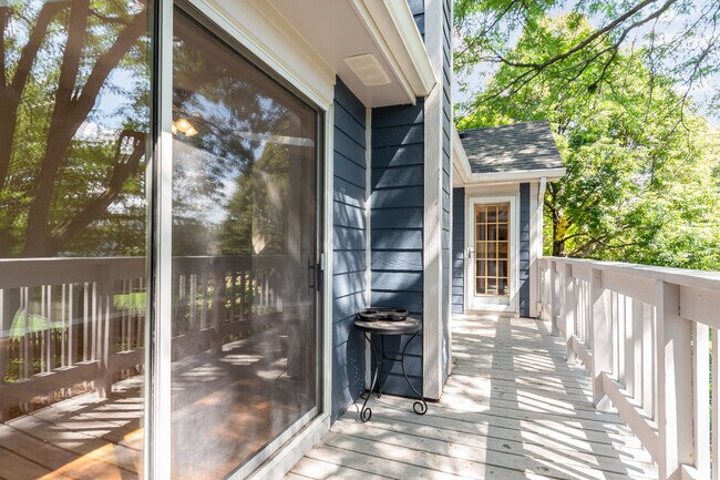 Building Photo - 353 Pembroke Ct