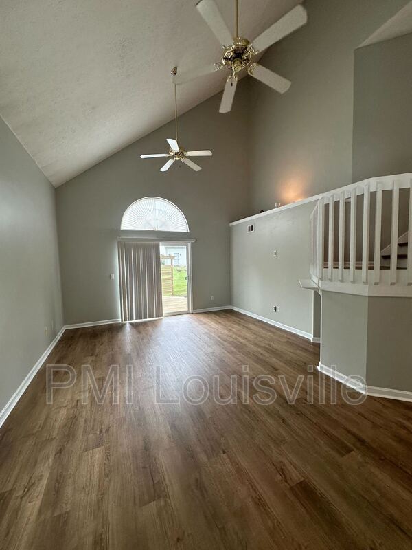 Building Photo - 4007 Mimosa View Dr