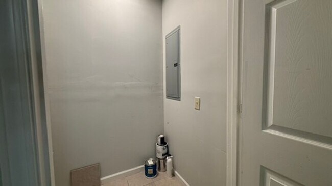 Building Photo - Commercial Office Space in Historic Richmond Hill