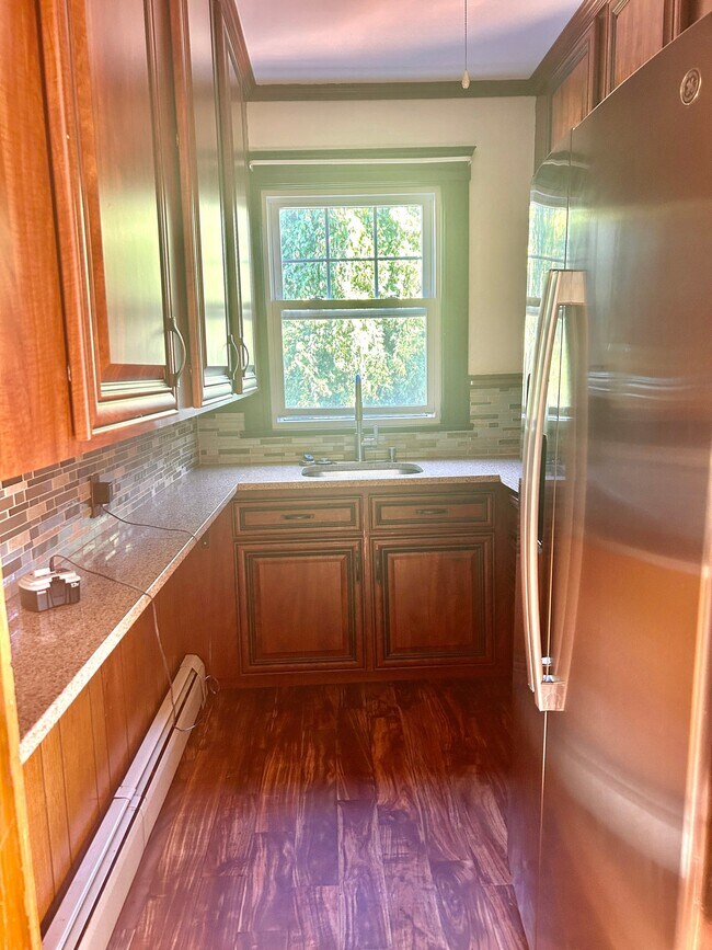 Building Photo - 37 Woodmont Ave